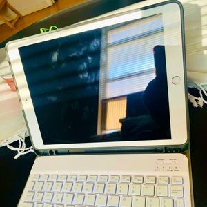 Apple iPad 7th Gen. 32GB, Wi-Fi, 10.2 in - Silver.